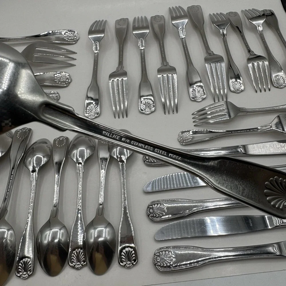 Wallace Country Shell 33 Piece Set 18/8 Stainless Fork Spoon Knife Hostess